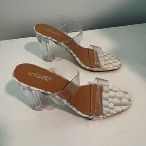 Katliu Women's clear heels, prismatic snakeskin print.  Size 36 Worn Once